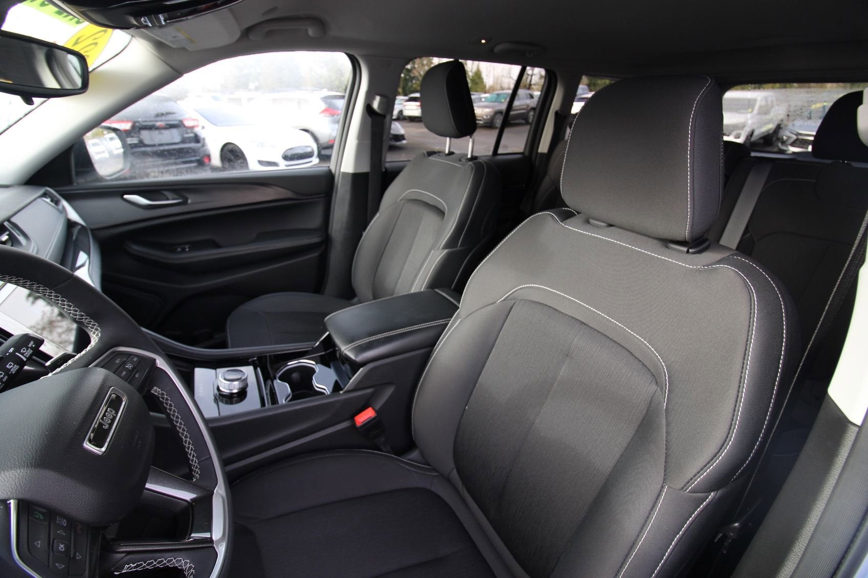 2023 Jeep Grand Cherokee Laredo