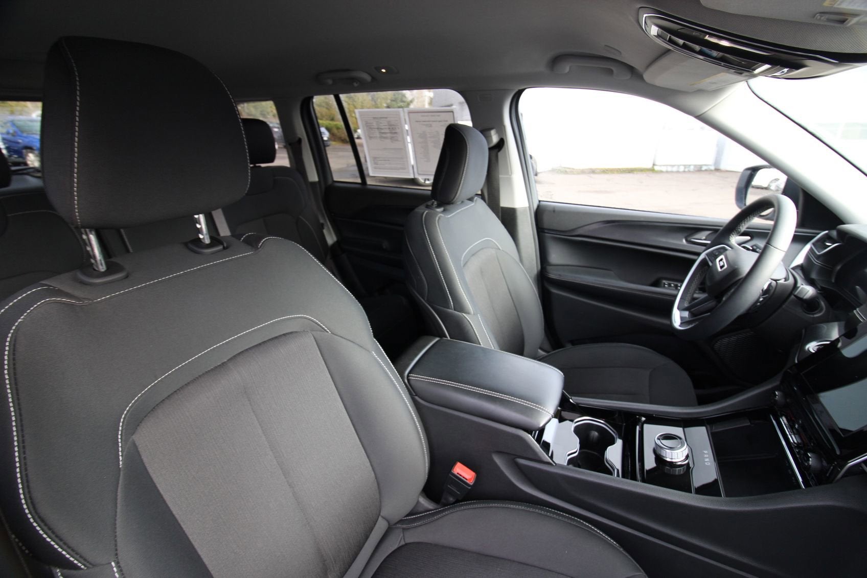 2023 Jeep Grand Cherokee Laredo