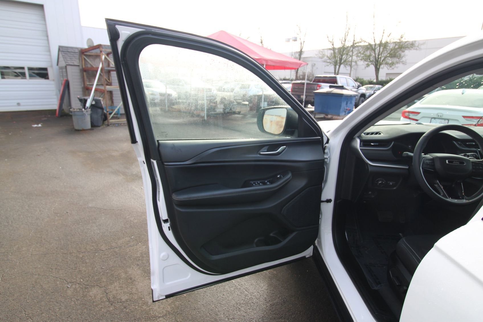 2023 Jeep Grand Cherokee Laredo