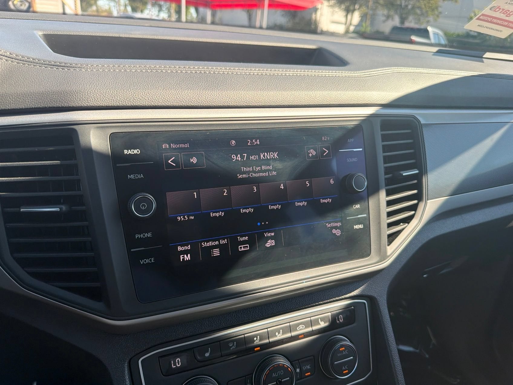 2021 Volkswagen Atlas 3.6L V6 SE w/Technology R-Line