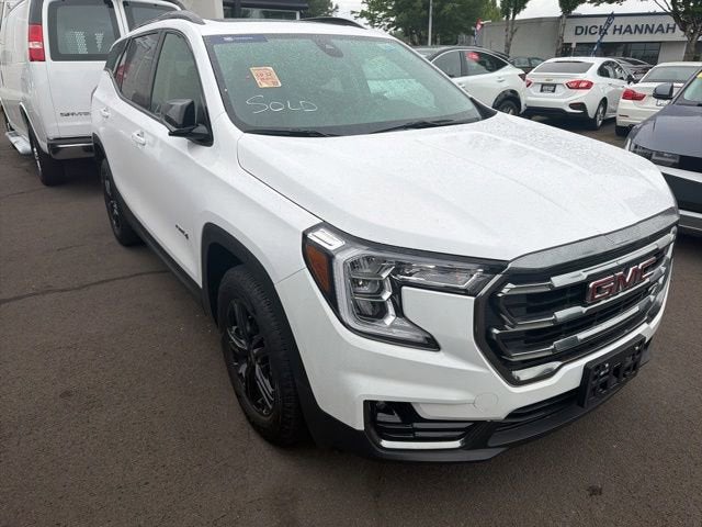 2024 GMC Terrain AT4