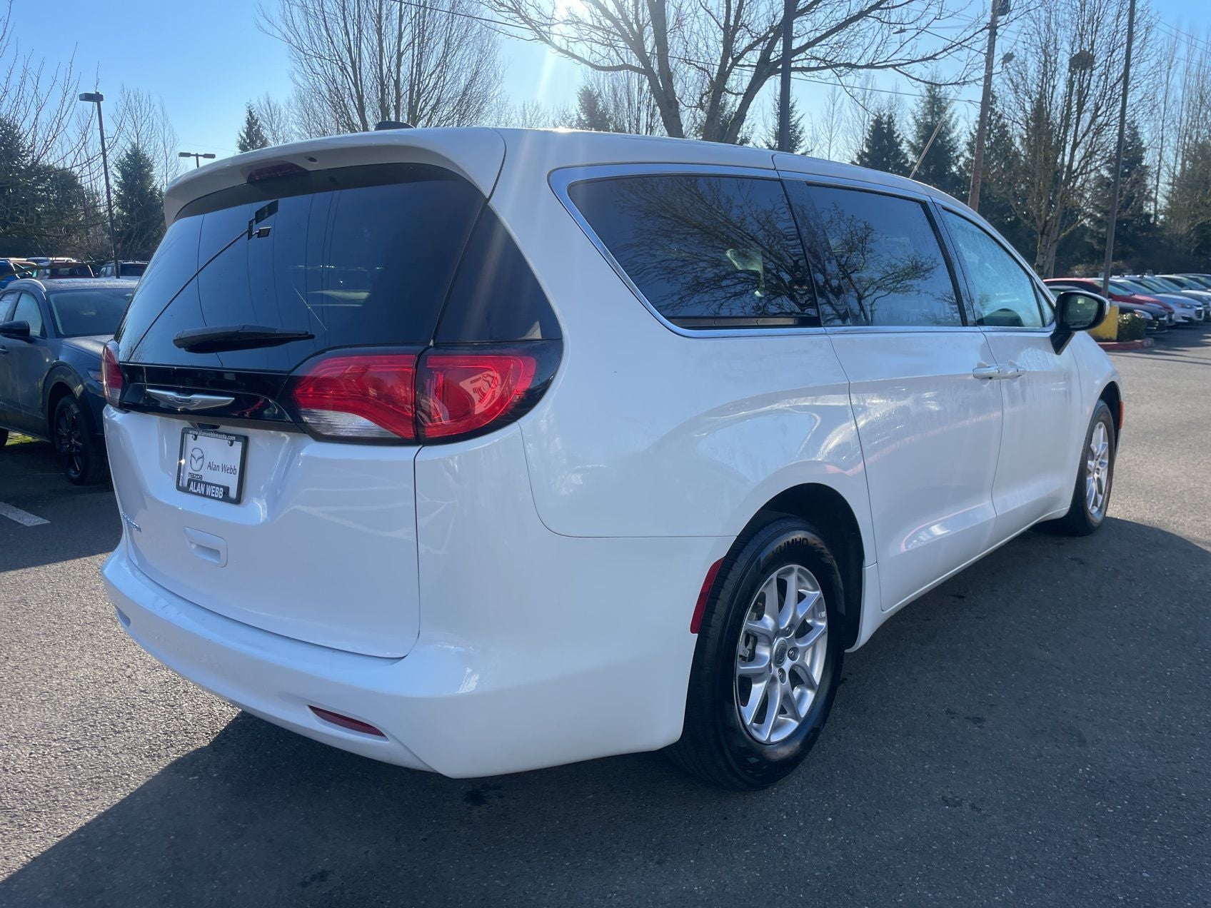 2023 Chrysler Voyager LX