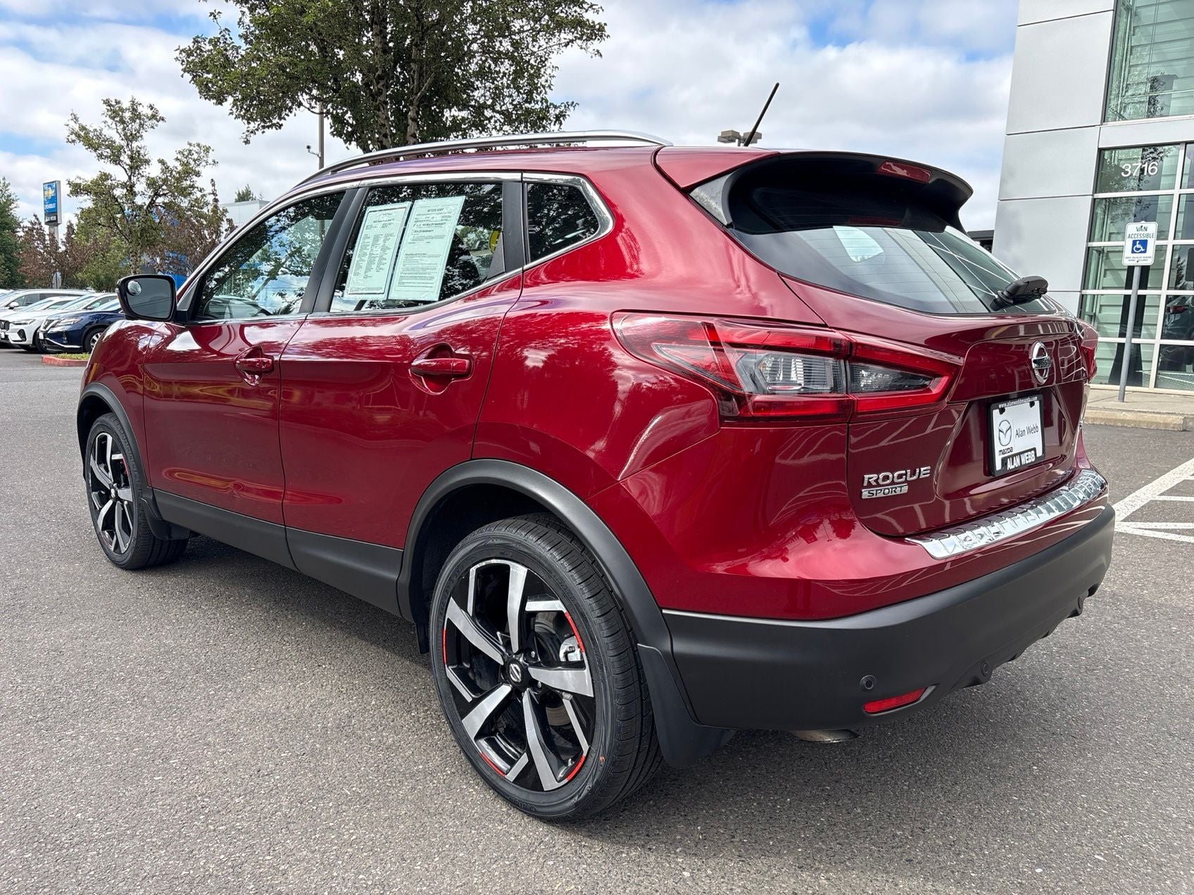 2022 Nissan Rogue Sport SL