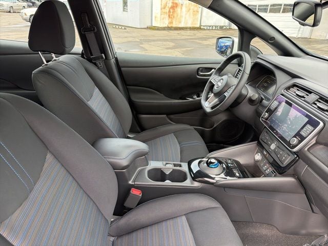 2025 Nissan Leaf SV Plus