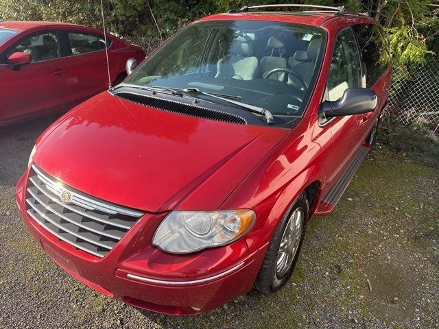 2005 Chrysler Town & Country Limited