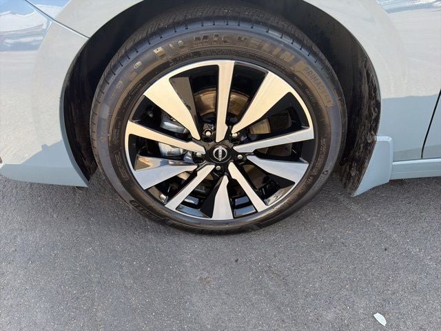 2024 Nissan Sentra SV Premium