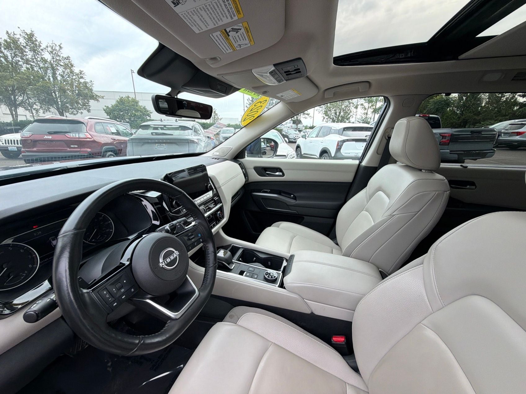 2023 Nissan Pathfinder SL