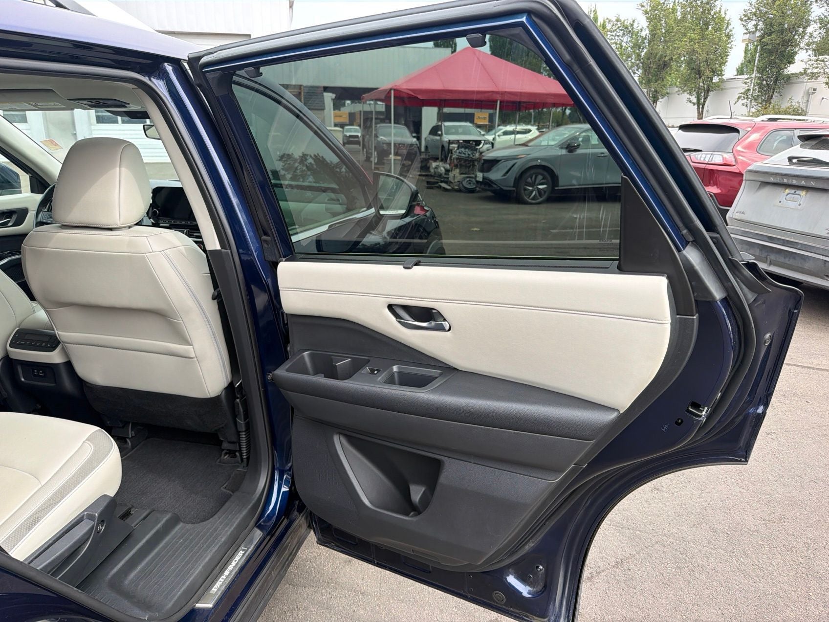 2023 Nissan Pathfinder SL