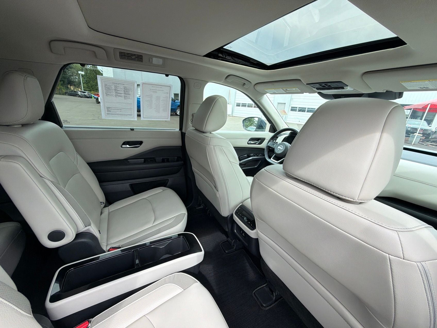 2023 Nissan Pathfinder SL