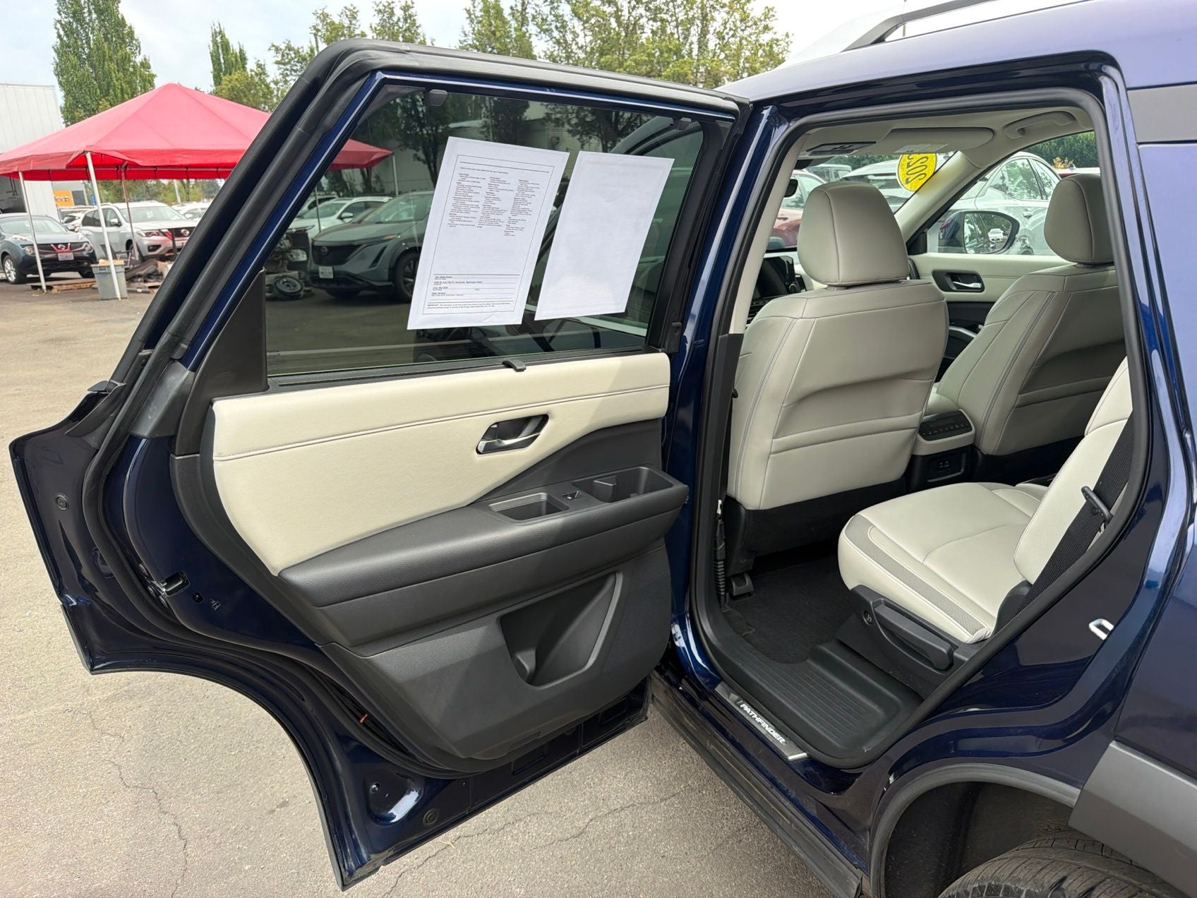 2023 Nissan Pathfinder SL