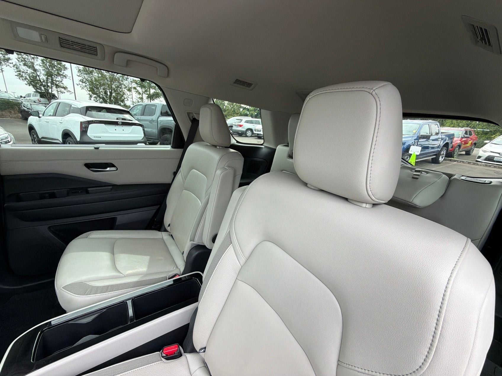 2023 Nissan Pathfinder SL
