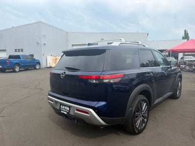 2023 Nissan Pathfinder SL