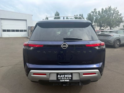 2023 Nissan Pathfinder SL