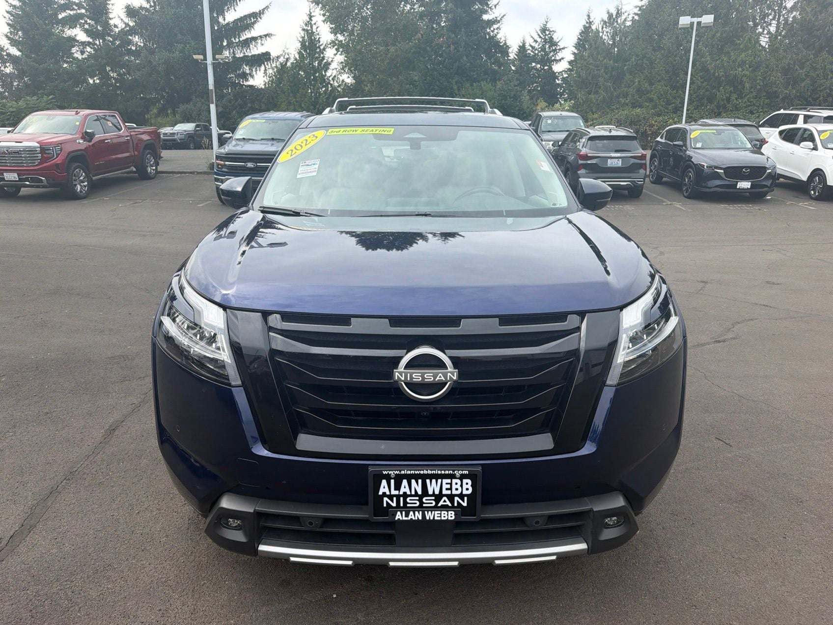 2023 Nissan Pathfinder SL