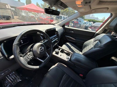 2024 Nissan Pathfinder Platinum CERTIFIED