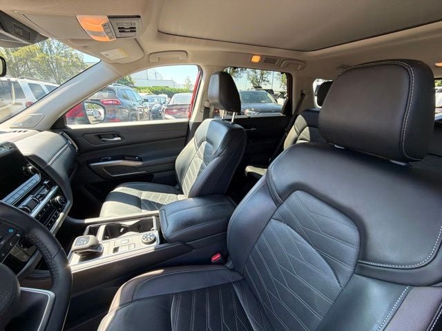 2024 Nissan Pathfinder Platinum CERTIFIED