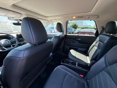2024 Nissan Pathfinder Platinum CERTIFIED