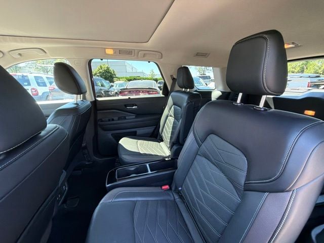 2024 Nissan Pathfinder Platinum CERTIFIED