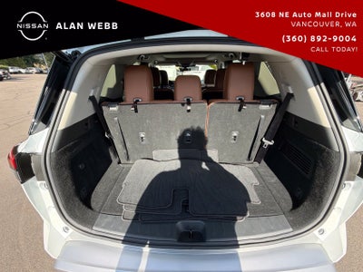 2025 Nissan Pathfinder Platinum