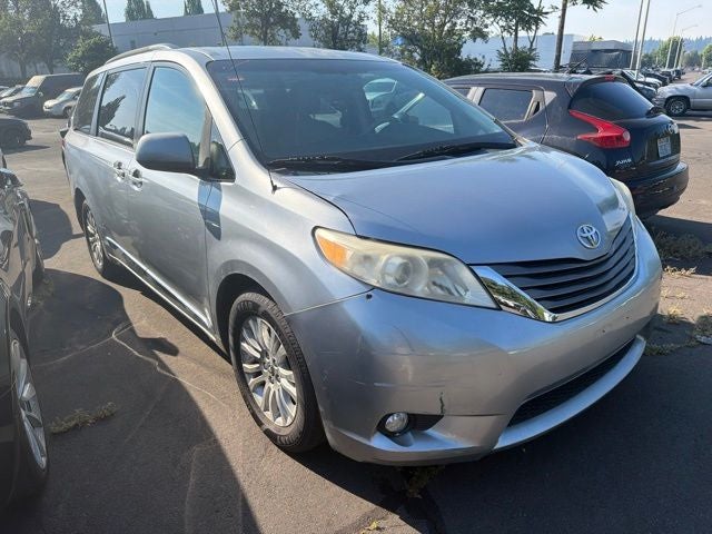 2011 Toyota Sienna XLE