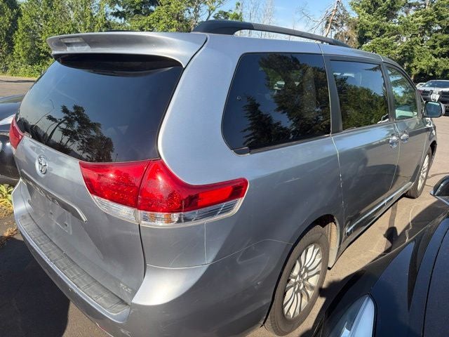 2011 Toyota Sienna XLE