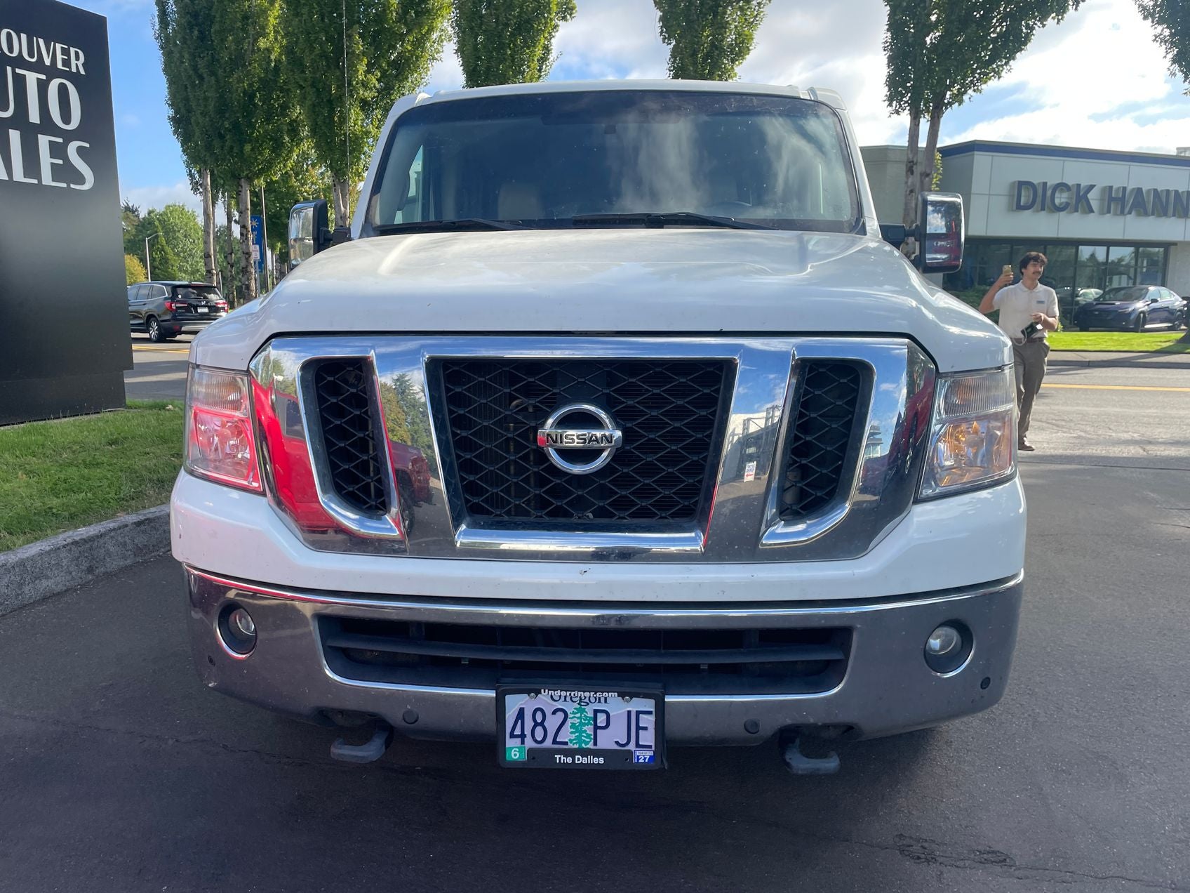 2014 Nissan NV Passenger SL