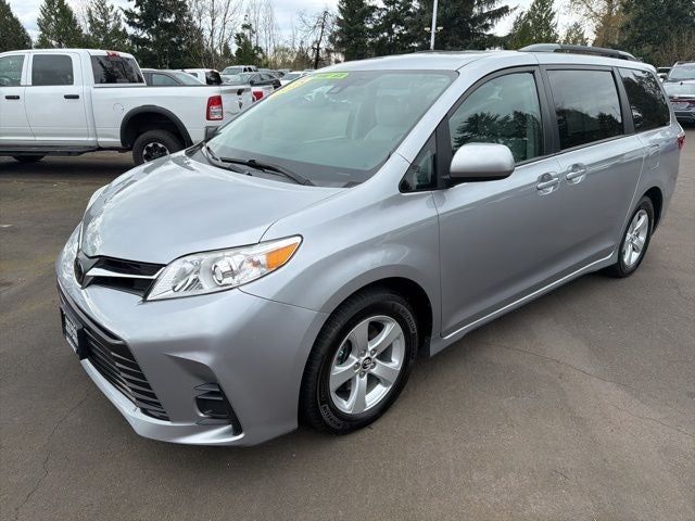 2018 Toyota Sienna LE 8 Passenger