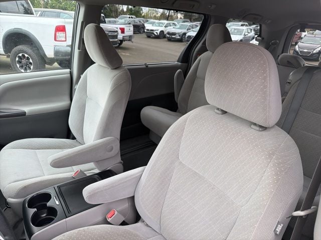 2018 Toyota Sienna LE 8 Passenger