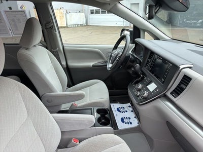 2018 Toyota Sienna LE 8 Passenger