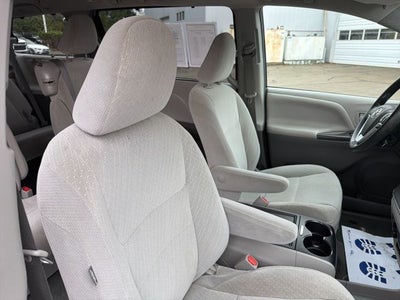 2018 Toyota Sienna LE 8 Passenger