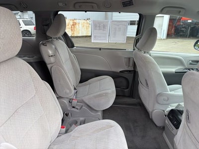 2018 Toyota Sienna LE 8 Passenger