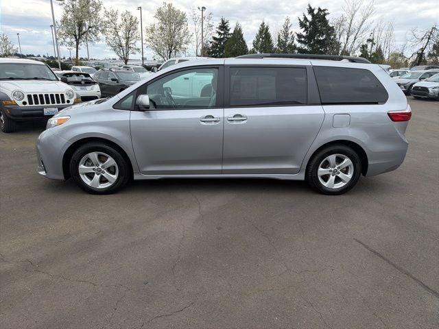 2018 Toyota Sienna LE 8 Passenger