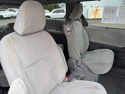2018 Toyota Sienna LE 8 Passenger