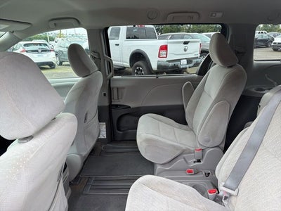 2018 Toyota Sienna LE 8 Passenger
