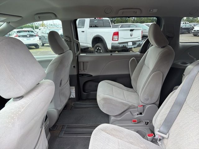 2018 Toyota Sienna LE 8 Passenger