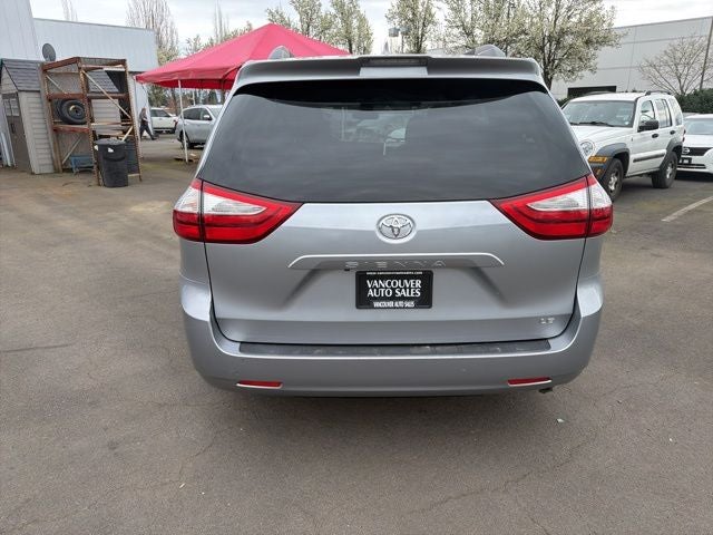 2018 Toyota Sienna LE 8 Passenger