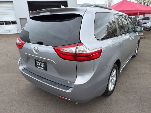 2018 Toyota Sienna LE 8 Passenger