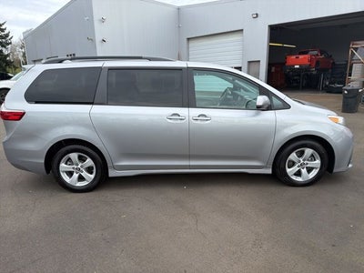 2018 Toyota Sienna LE 8 Passenger