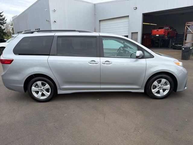 2018 Toyota Sienna LE 8 Passenger