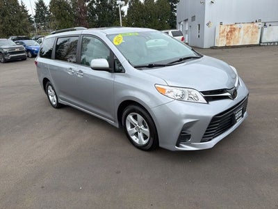2018 Toyota Sienna LE 8 Passenger