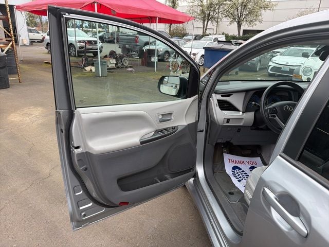 2018 Toyota Sienna LE 8 Passenger
